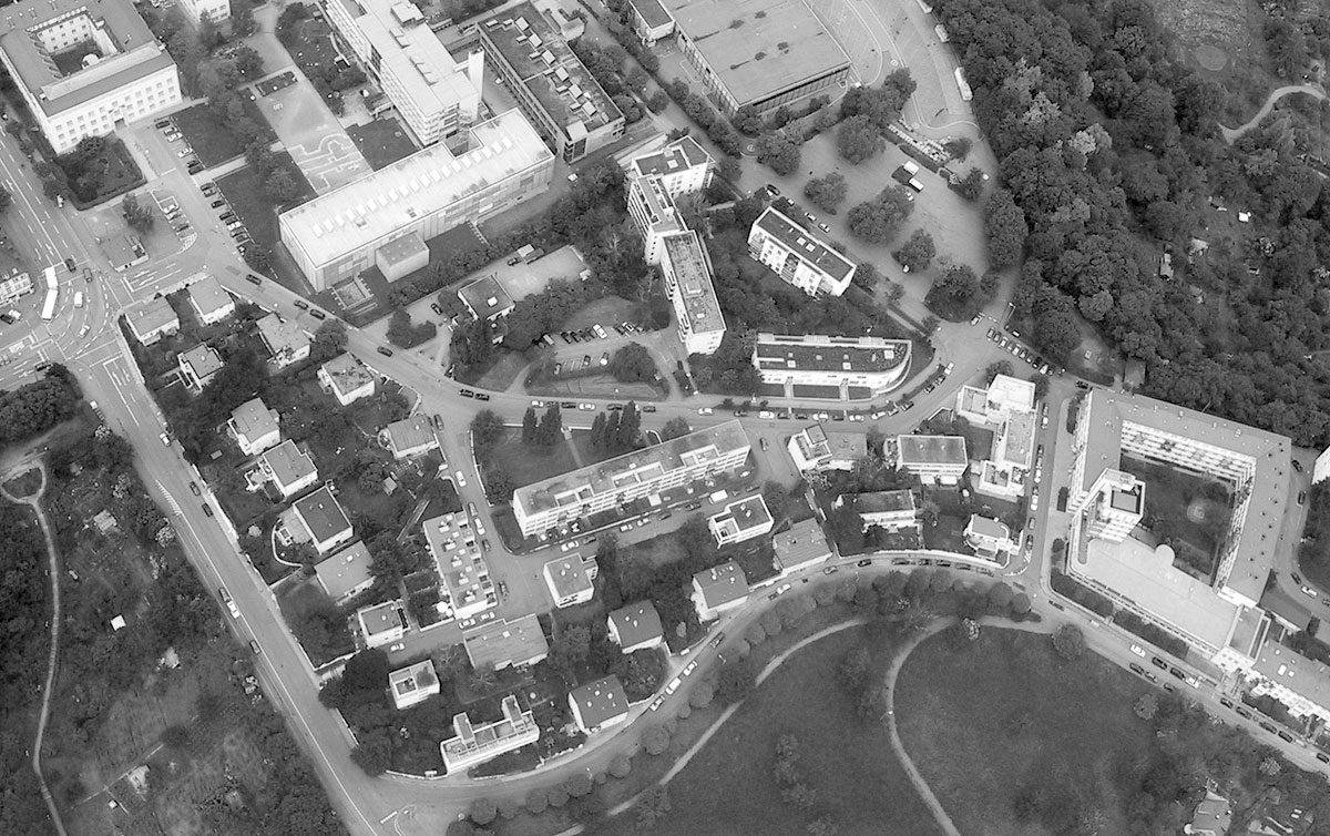 Aerial Photography 2004 © Veit Mueller and Martin Losberger CC BY-SA 3.0